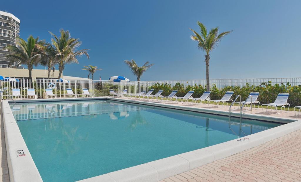 The Island Beach Resort Дженсен-Бич Экстерьер фото